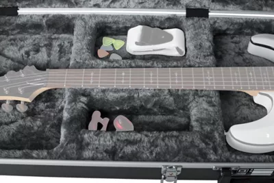 Gator Molded Electric Case With LED Light 10 Gator Molded Electric Case With LED Light - Image 8